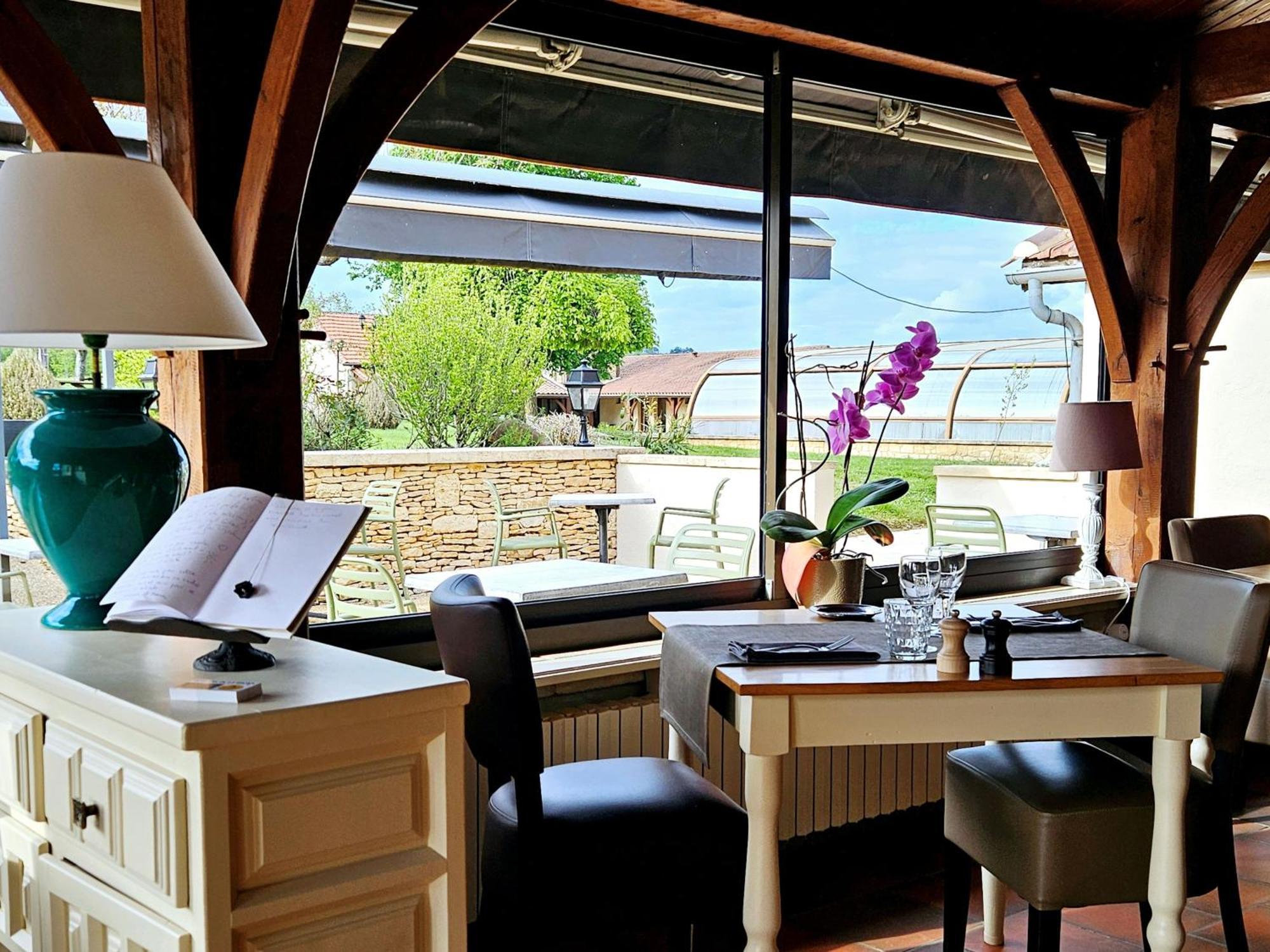 Domaine De La Rhonie Hotell Meyrals Eksteriør bilde